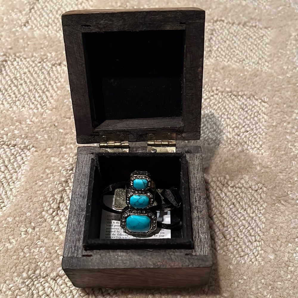 NEW Samantha Wills Turquoise Ring with Carved Wood Box